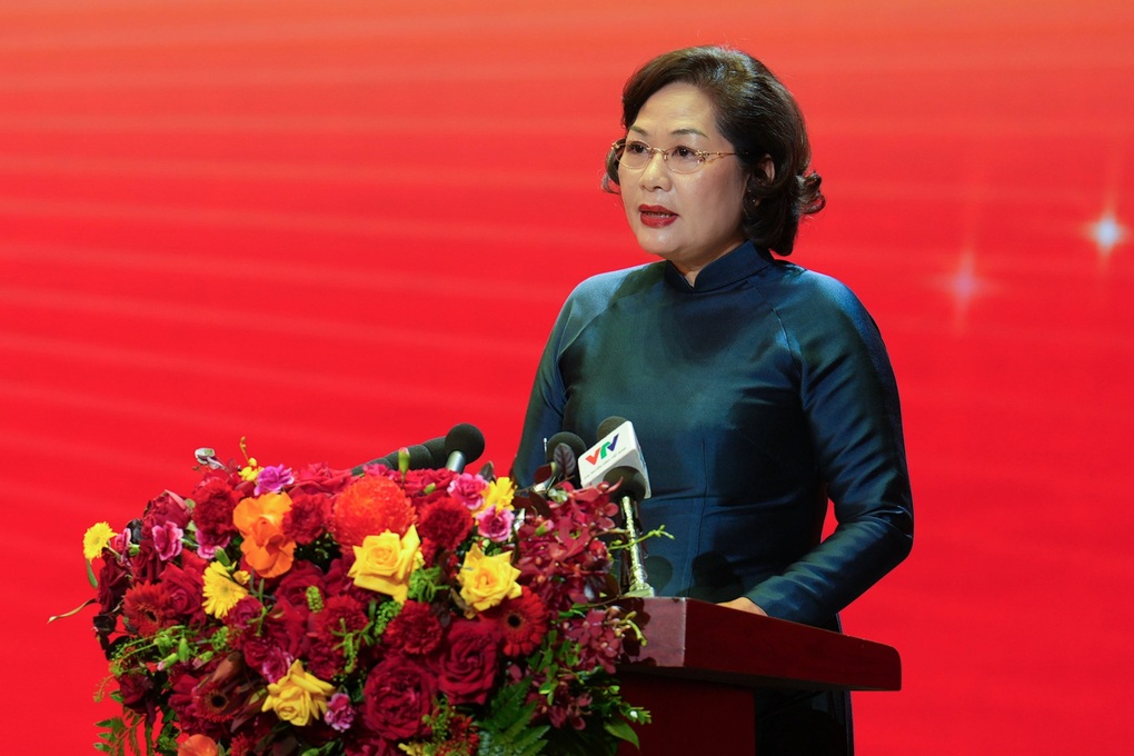 Thủ tướng: Ngành ngân hàng góp phần phát triển đất nước nhanh và bền vững - 1