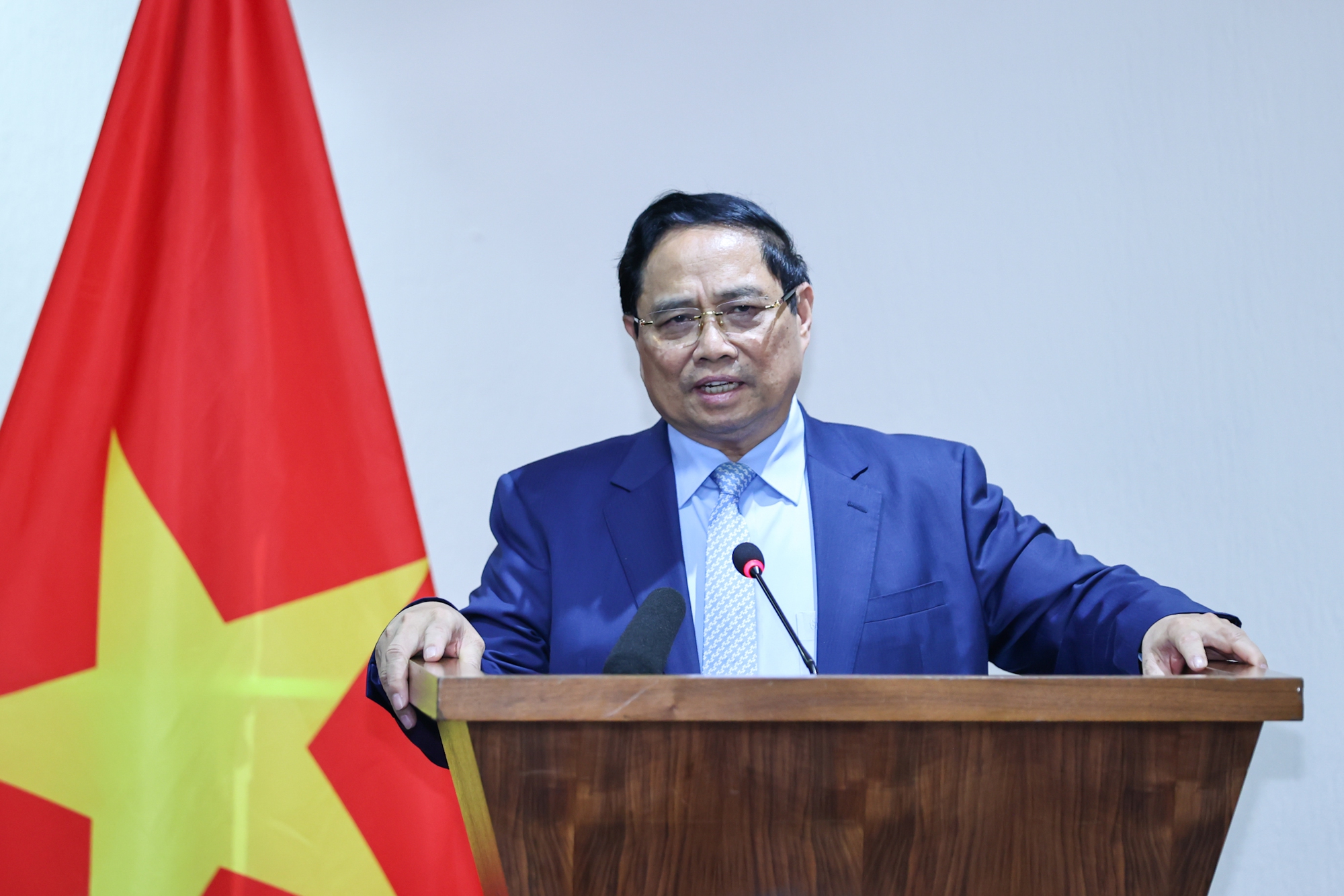 Thủ tướng Phạm Minh Chính gặp cộng đồng người Việt tại Algeria 1 Thủ tướng Phạm Minh Chính gặp mặt cộng đồng người Việt Nam tại Algeria - Ảnh 1.