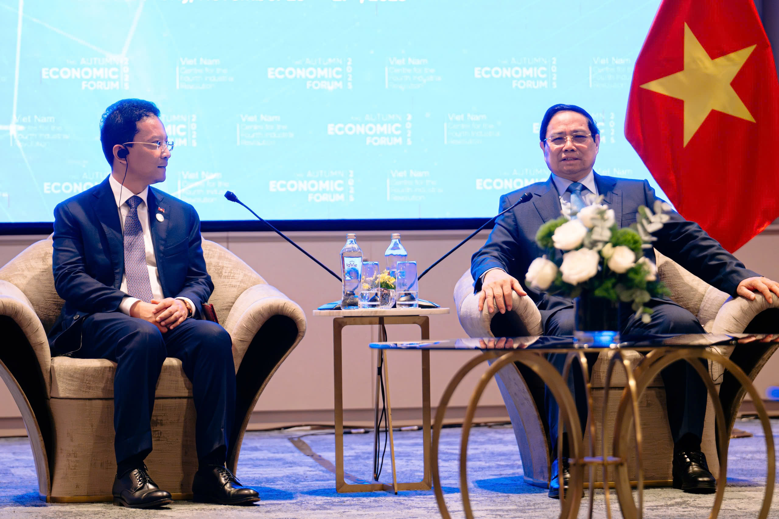 Thủ tướng đề xuất đưa Diễn đàn Kinh tế mùa thu thành sự kiện thường niên của WEF - Ảnh 3.