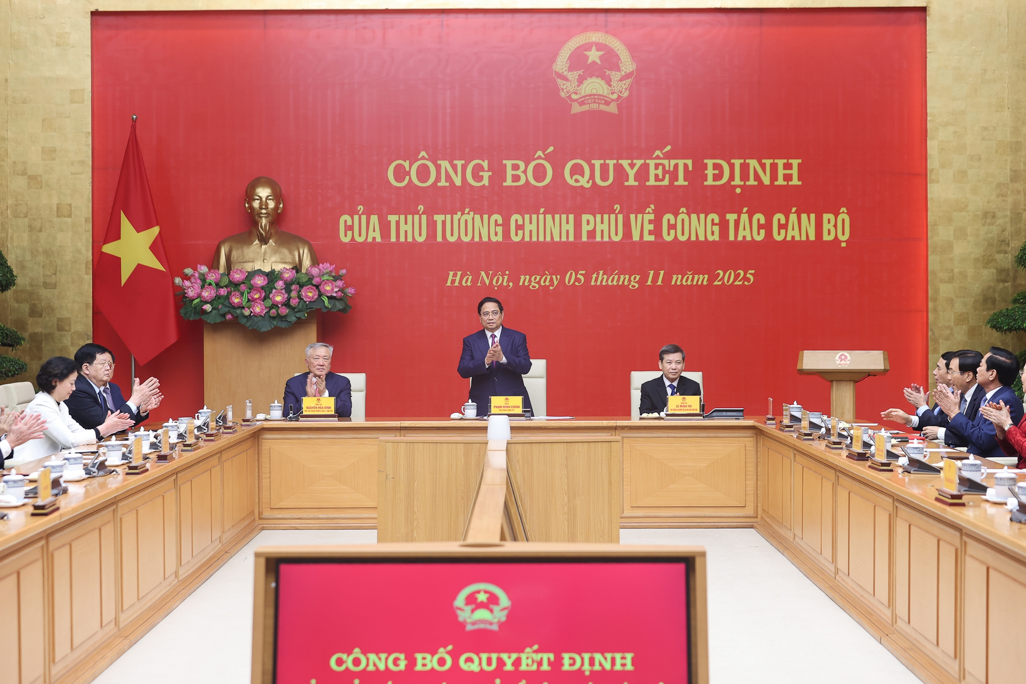 Thủ tướng trao quyết định bổ nhiệm Phó tổng thanh tra thường trực Thanh tra Chính phủ - Ảnh 1.