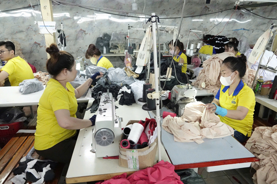 Thừa đơn hàng, thiếu công nhân - Ảnh 1.