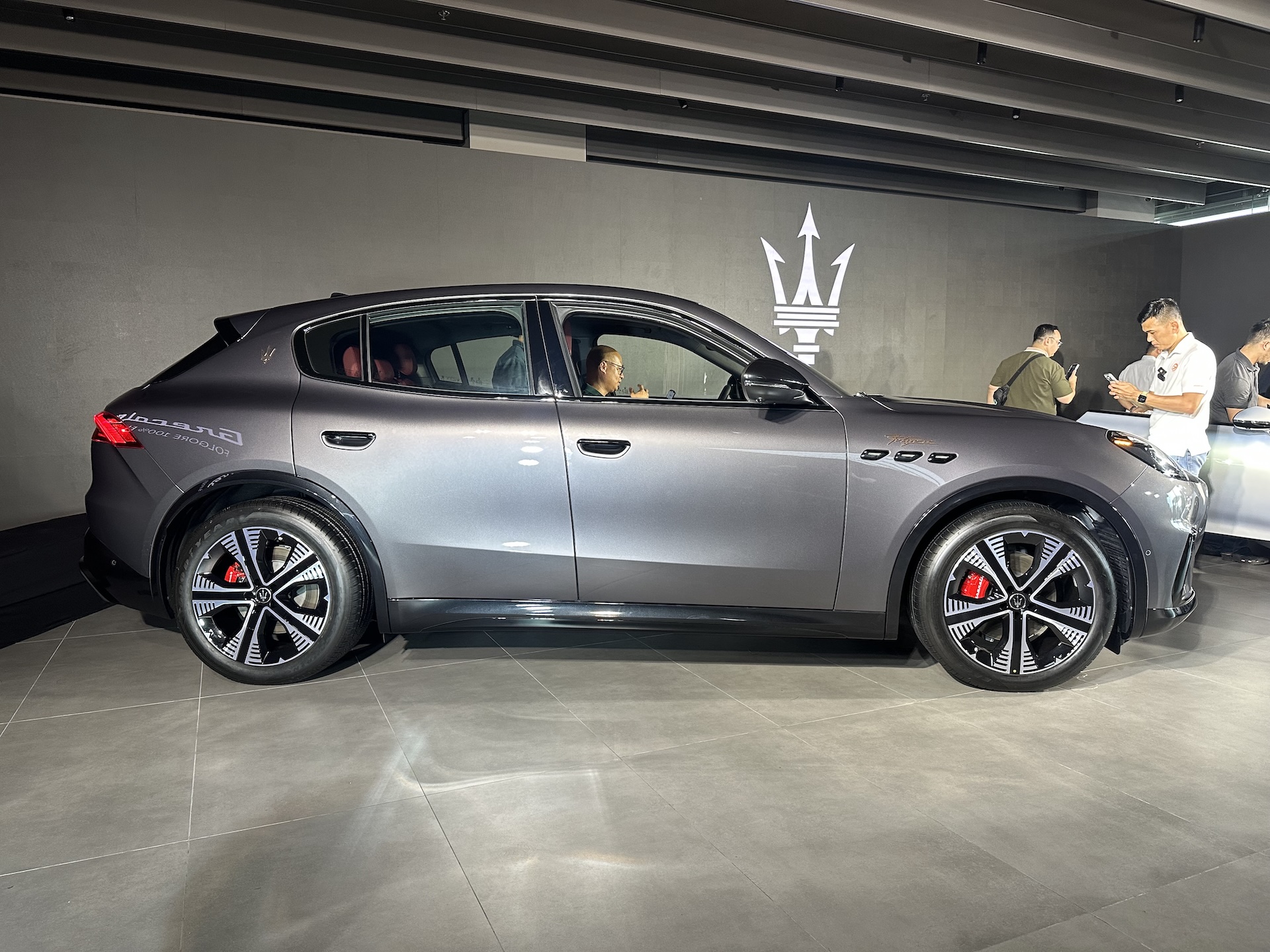 'Tia chớp' Grecale Folgore thuần điện đầu tiên của Maserati về Việt Nam - Ảnh 2.