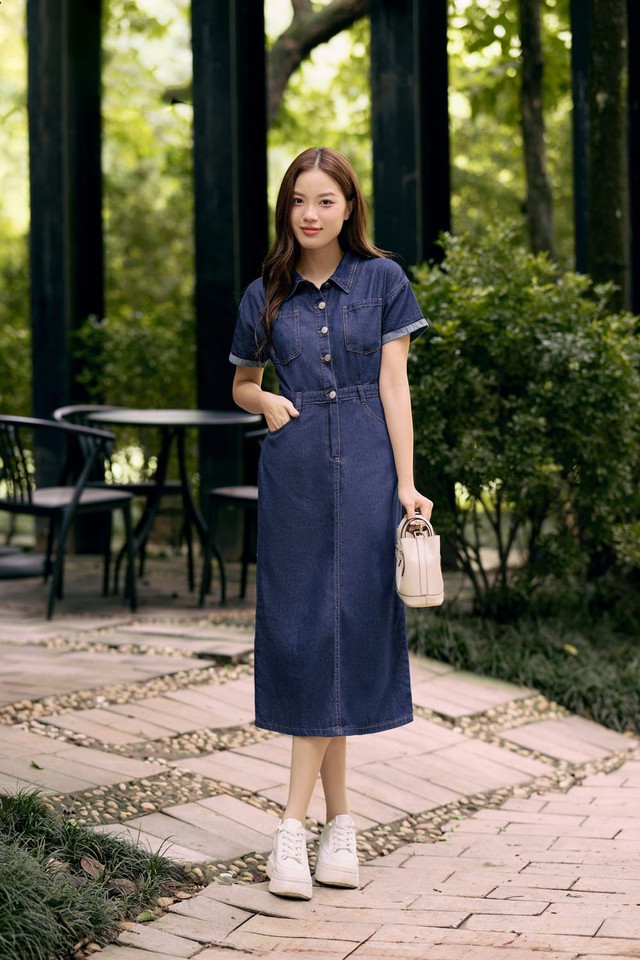 Tiện lợi và không bao giờ lỗi mốt với những chiếc đầm denim - Ảnh 1.