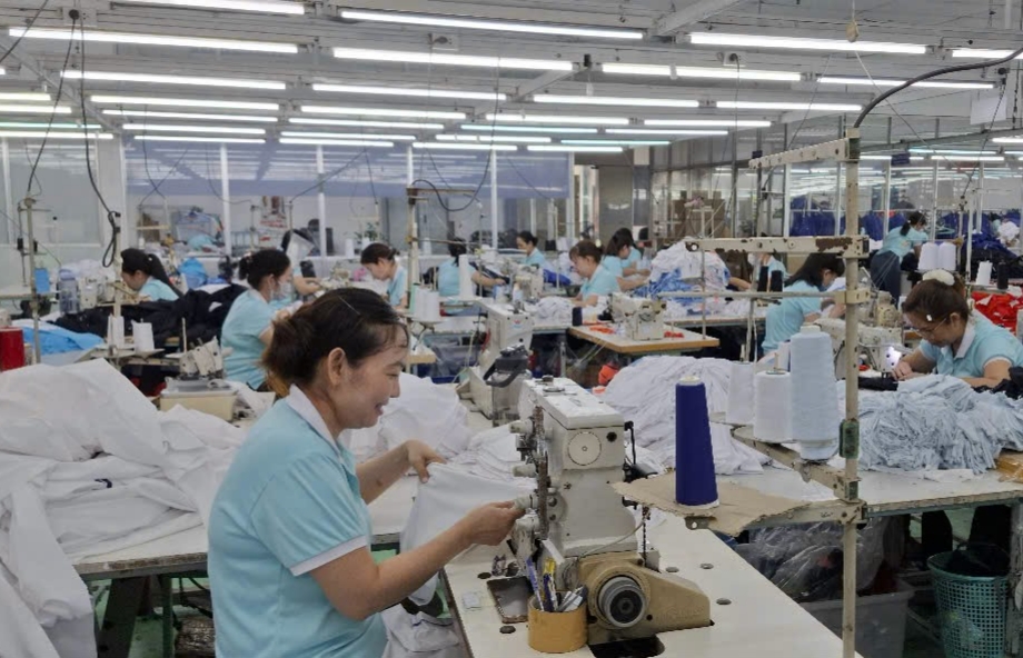 Tiền lương làm căn cứ đóng BHXH thay đổi ra sao khi điều chỉnh lương tối thiểu? - Ảnh 1.