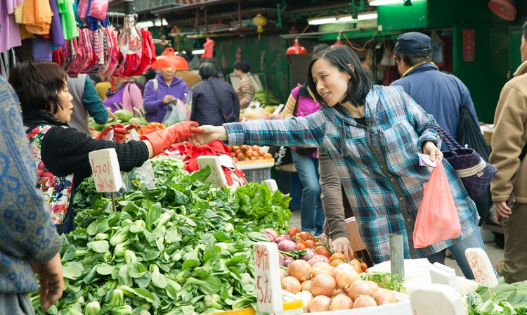 Đi chợ mà choáng: “Tiền rau giờ còn đắt hơn thịt” – cú sốc khiến tôi phải xem lại cả bảng chi tiêu- Ảnh 3.