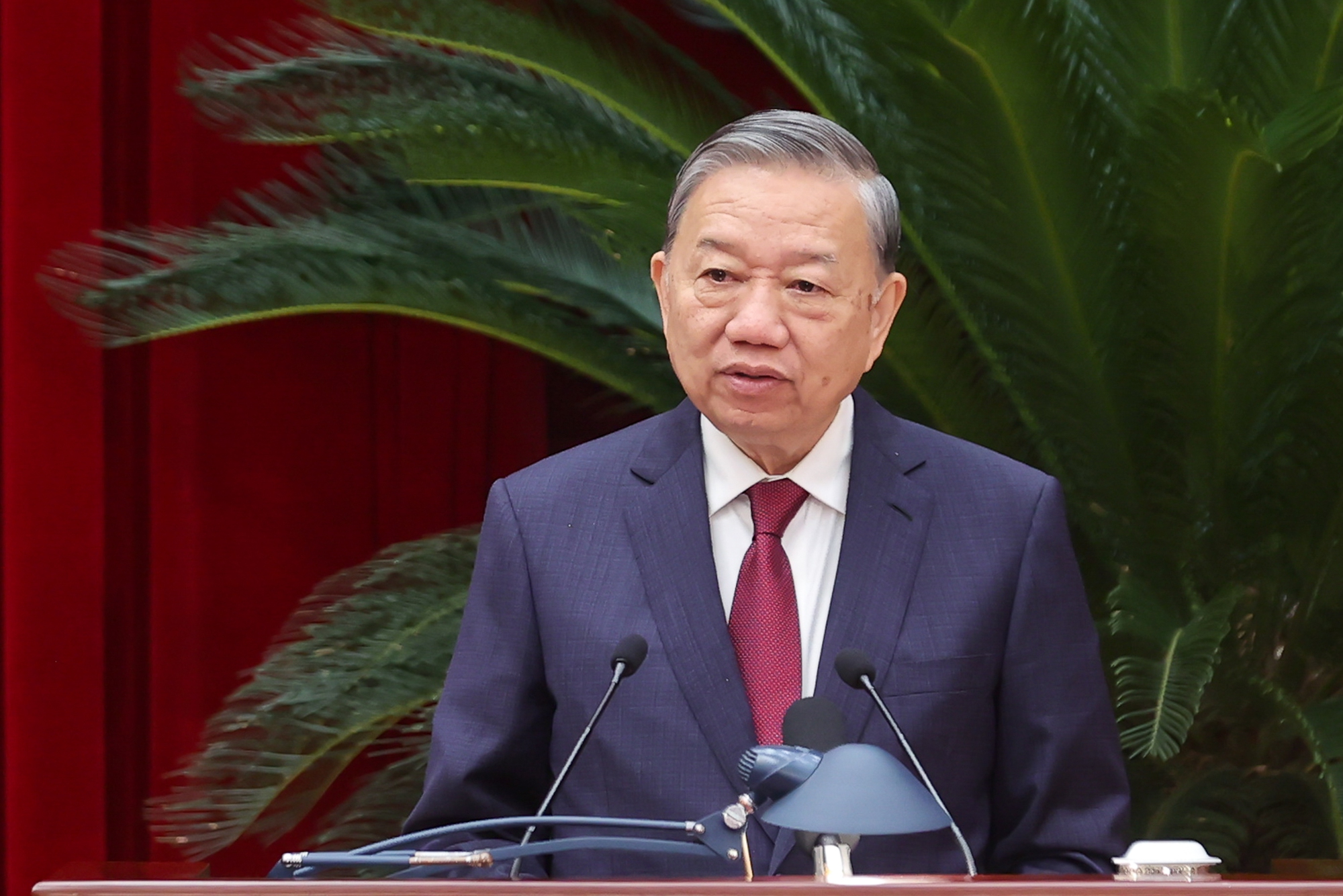 Tiếp tục hoàn thiện bộ máy chính trị - Ảnh 1.