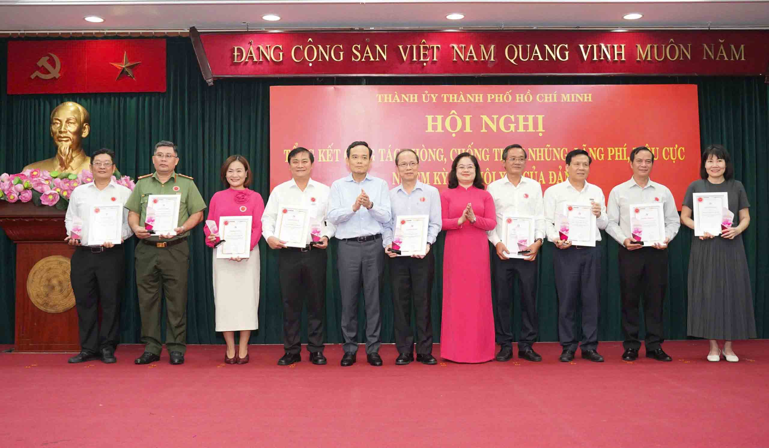 Tiếp tục quyết liệt phòng chống tham nhũng, lãng phí - Ảnh 1.