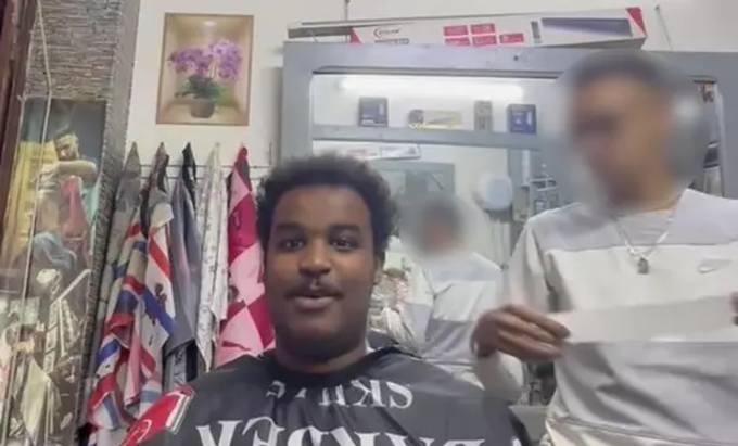 Tiết kiệm bằng cách bay 3.000km từ Anh sang châu Phi để cắt tóc- Ảnh 1.