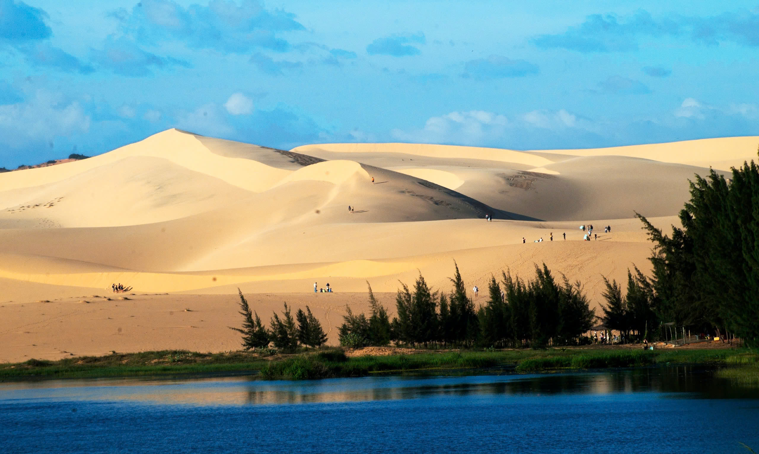“Tiểu Sahara” Bàu Trắng Bình Thuận hút khách nhờ hiệu ứng 