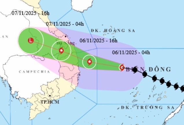 Dự báo hướng đi và vùng ảnh hưởng của bão Kalamegi, sáng 6/11. Ảnh: NCHMF