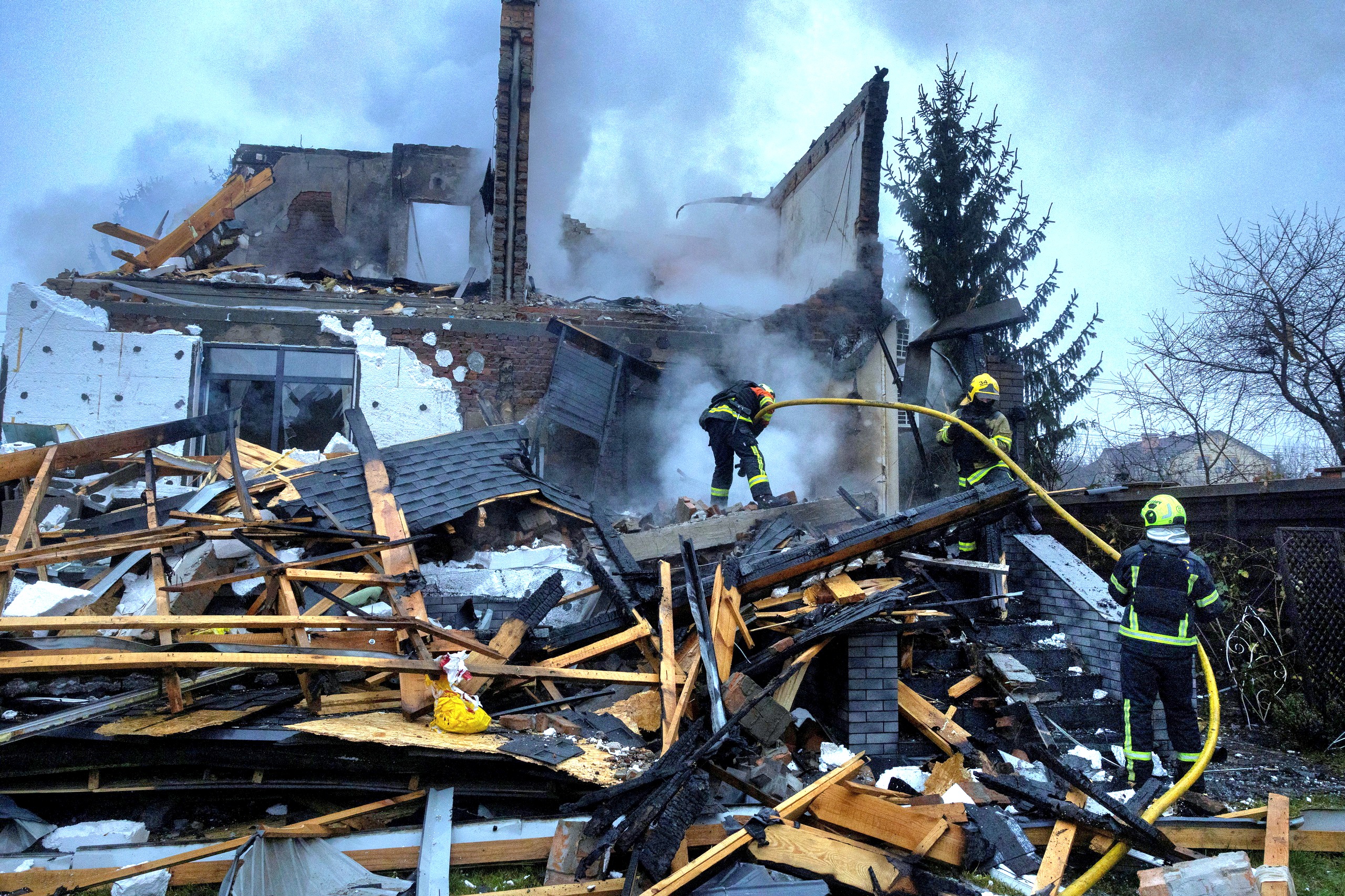 Tin tức thế giới 30-11: Mỹ - Ukraine đàm phán tiếp; Trung Quốc diễn tập chiếm đảo với rocket - Ảnh 1.