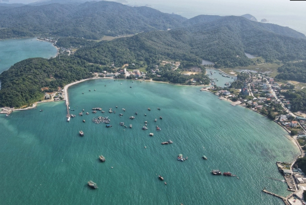 Cầu vượt biển,  tỉnh có đường bờ biển dài thứ 3 cả nước