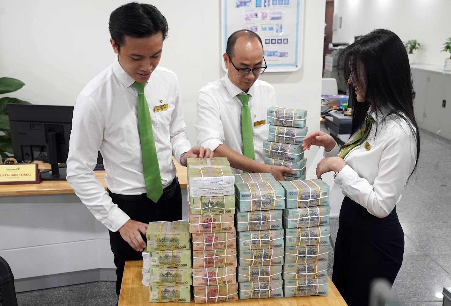 Tính thuế thu nhập cá nhân, giảm trừ gia cảnh thế nào khi thu nhập 2 nơi? - Ảnh 2.