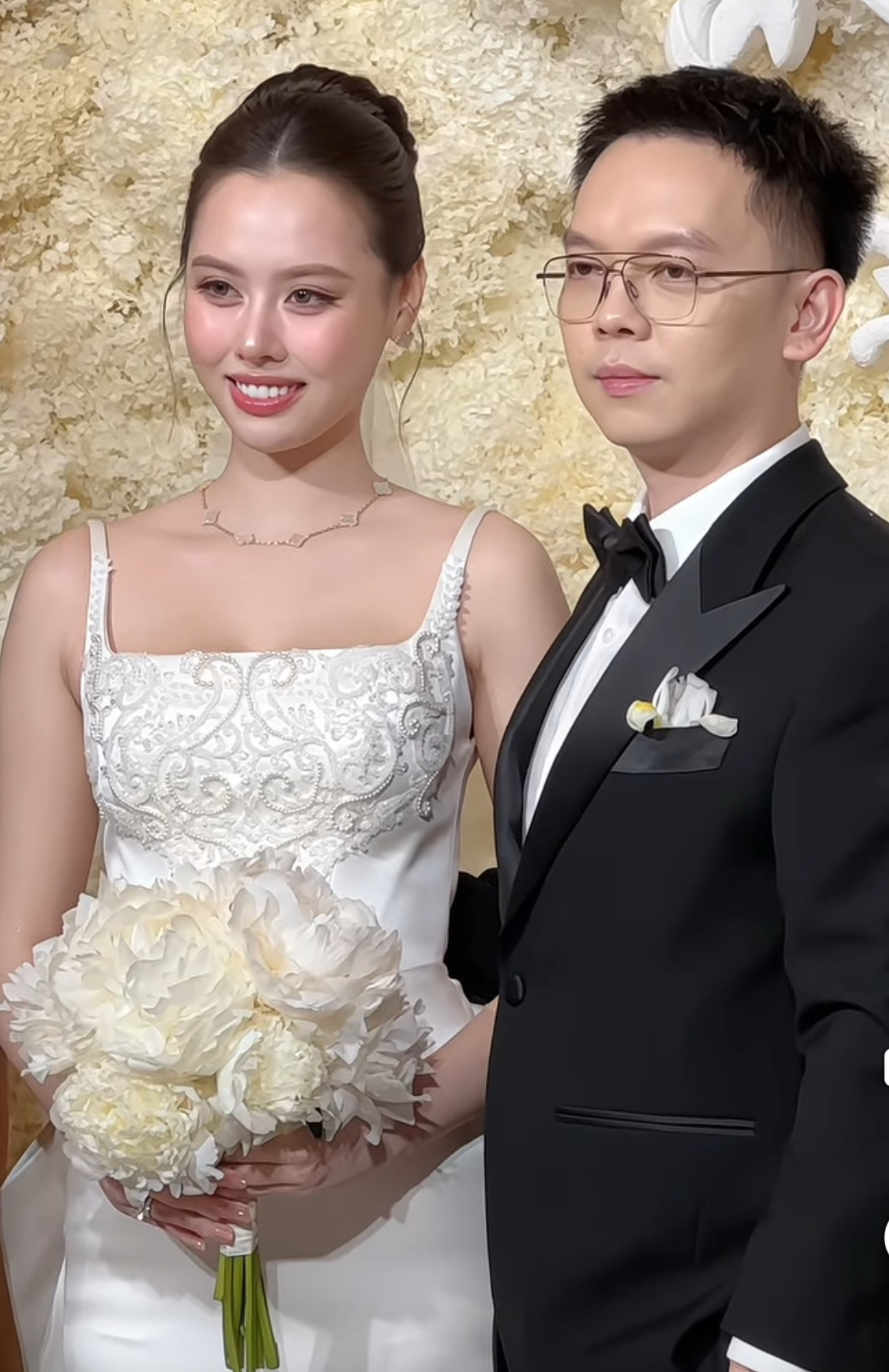 Đám cưới Á hậu Tâm Như và chồng doanh nhân: Cô dâu khóc nức nở, Khánh Vân, Ngọc Châu và dàn sao Việt đổ bộ- Ảnh 1.