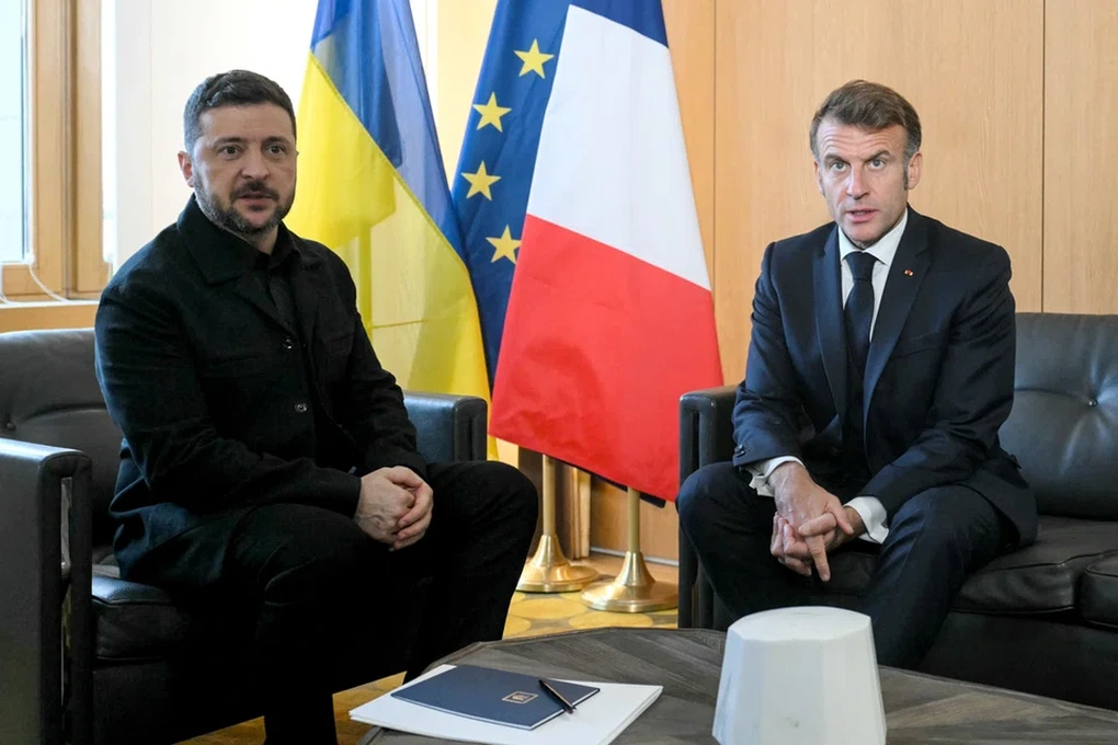 Tổng thống Ukraine đến Pháp, sẵn sàng ký thỏa thuận lịch sử - 1