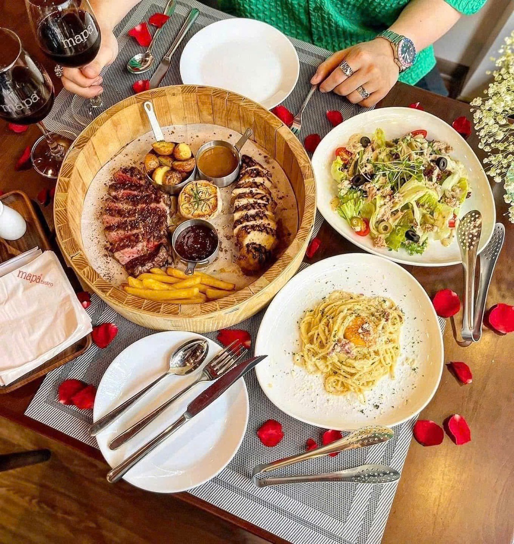 Top 5 quán đồ Âu ngon, thu hút thực khách khu vực Hoàn Kiếm - 1