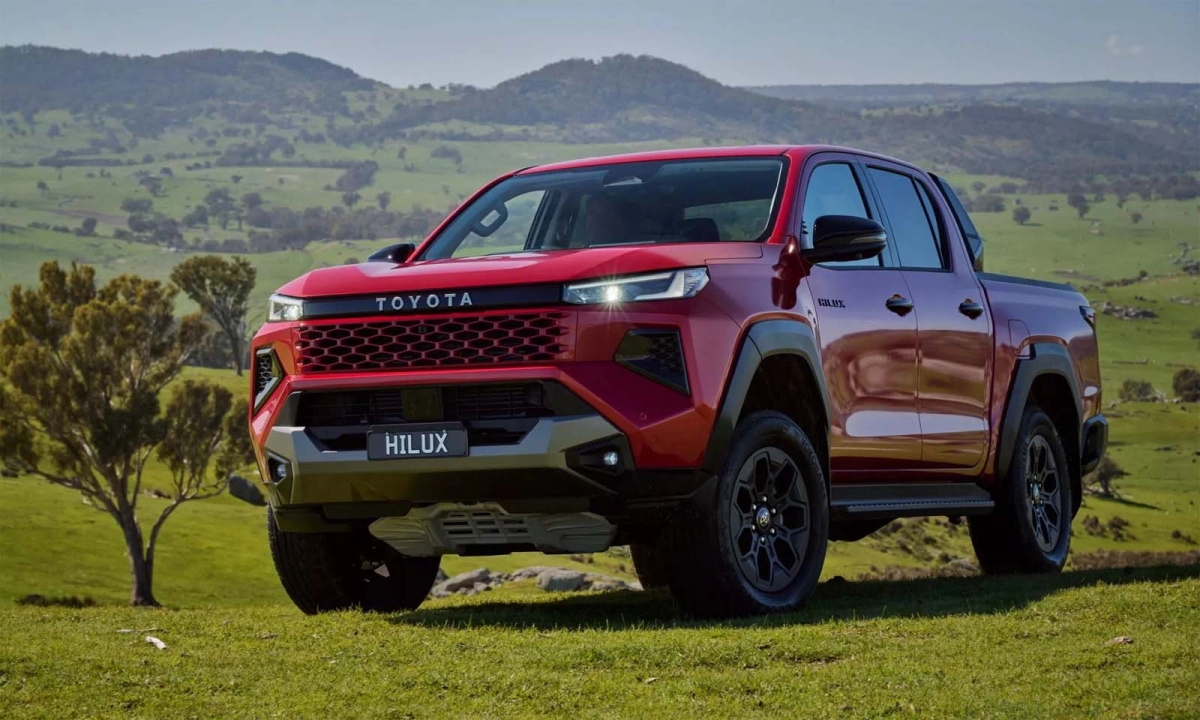 Toyota Hilux the he moi ban o Viet Nam tu