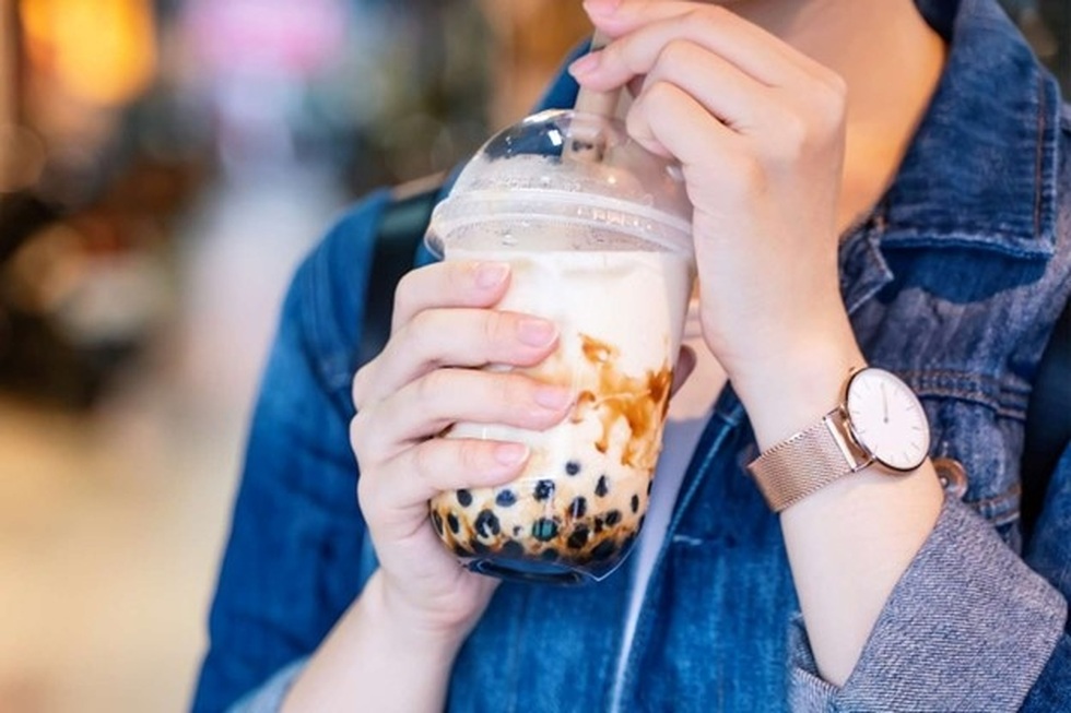 Trà sữa siêu rẻ 7.000 đồng/ly “làm mưa làm gió” ở TPHCM, lộ điểm bất ngờ - 1