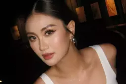 Hoa hậu Phương Linh đối đầu 76 người đẹp tại Việt Nam