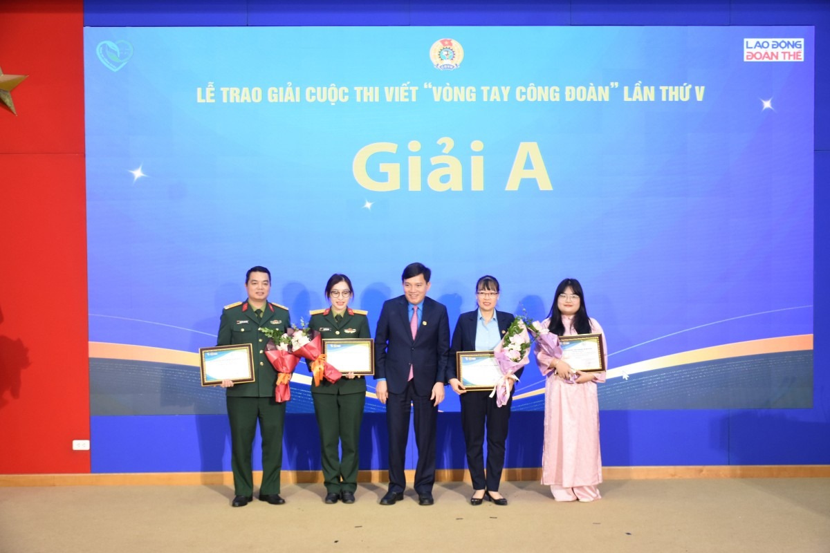 Trao giải cuộc thi viết 