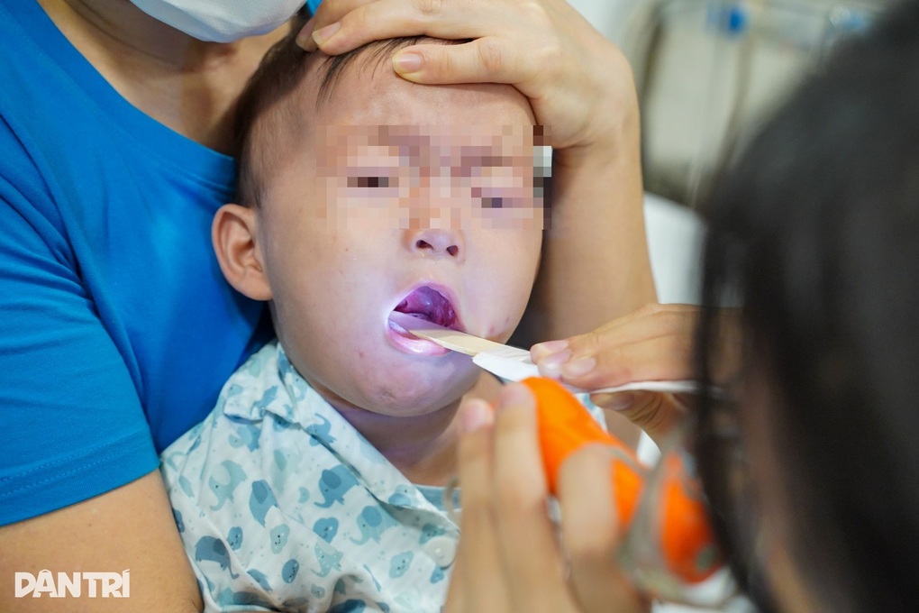 Trẻ mắc cúm A, bệnh hô hấp tăng nhanh, chuyên gia khuyến cáo - 1