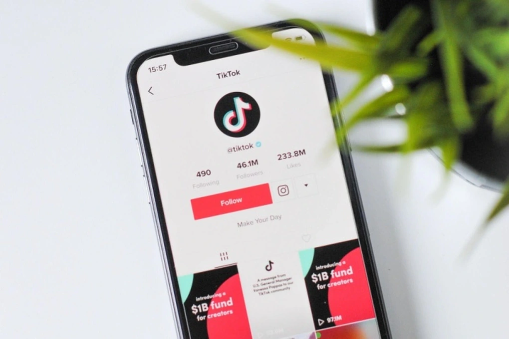 Trẻ nghiện xem video ngắn và game: Bố mẹ sốc vì con trấn lột tiền, gây gổ - 1