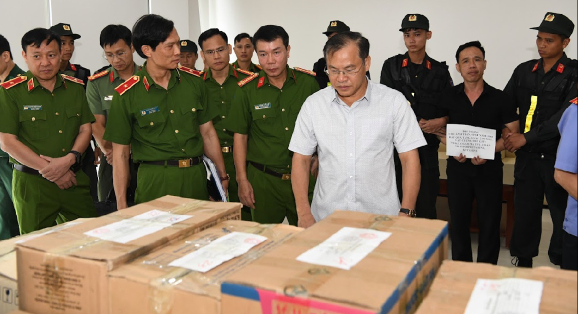 Triệt phá đường dây ma túy từ Tam giác vàng về Việt Nam, bắt 13 người, thu giữ gần 800kg ma túy 2 Triệt phá đường dây ma túy từ Tam giác vàng về Việt Nam, bắt 13 người, thu giữ gần 800kg ma túy - Ảnh 2.