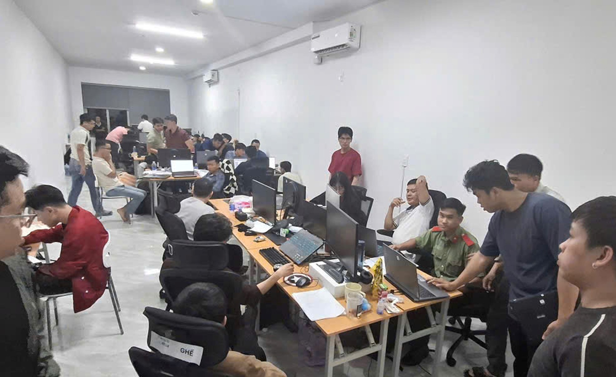 Triệt phá công ty công nghệ làm việc cho trùm cờ bạc Campuchia tại Đà Nẵng - Ảnh 1.
