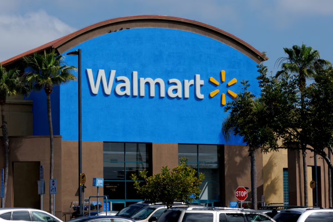 Một cửa hàng Walmart tại Oceanside, California, Mỹ, ngày 15/5. Ảnh: Reuters