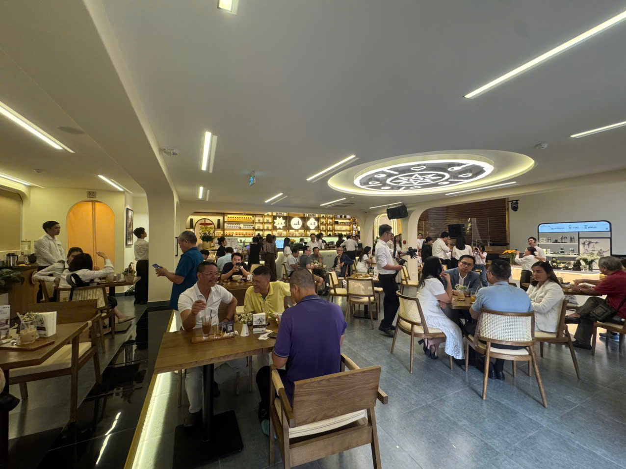 Trung Nguyên Legend ra mắt không gian Thế giới Cà phê ở vị trí đắc địa - Ảnh 1.