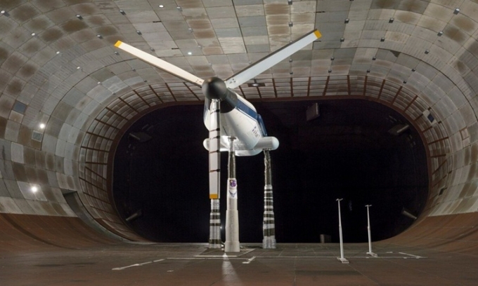 Không gian bên trong đường hầm gió ở NFAC. Ảnh: AFMC