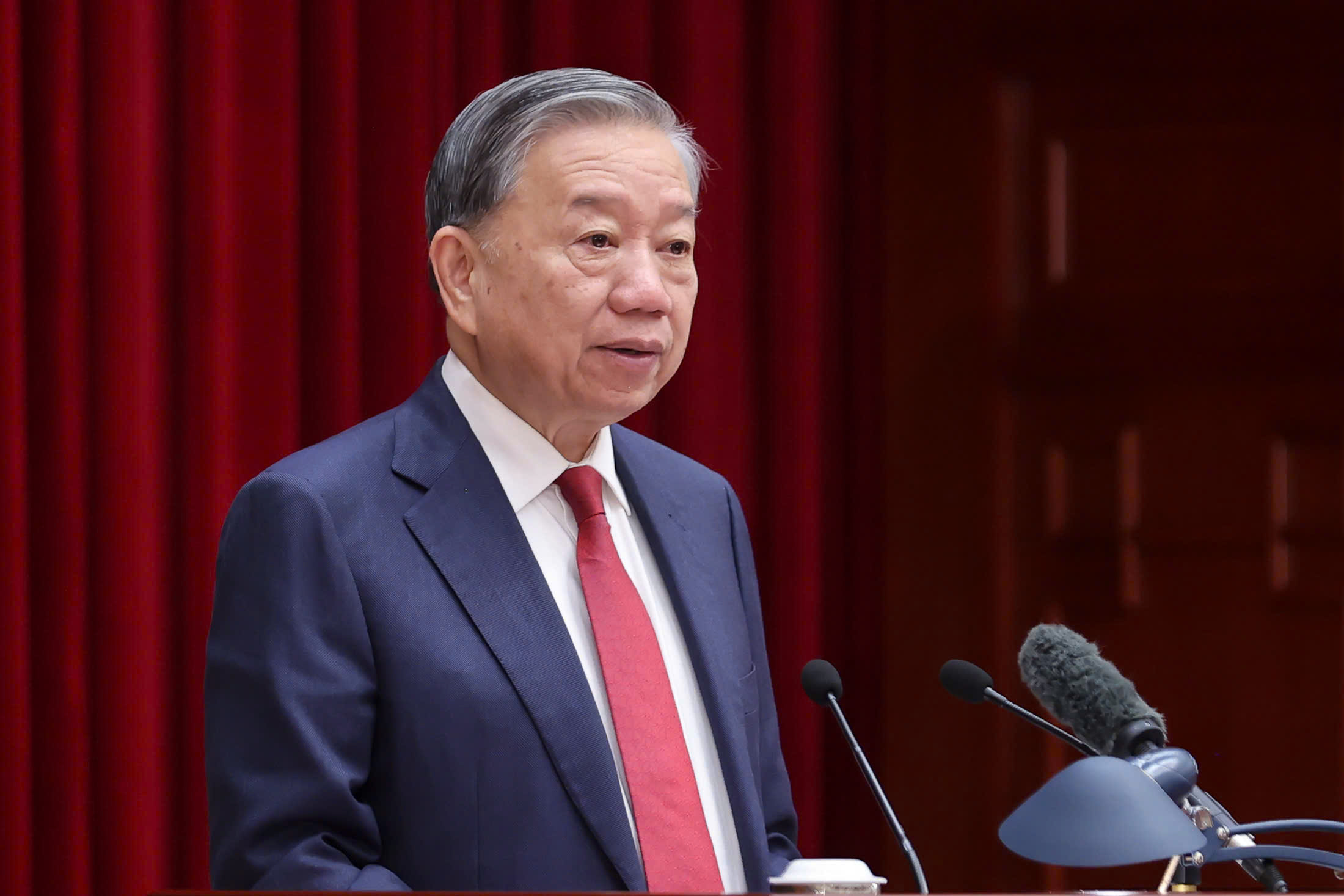 Bộ Chính trị: Hoàn tất chuẩn bị cho sàn giao dịch vàng, tài sản số - Ảnh 1.