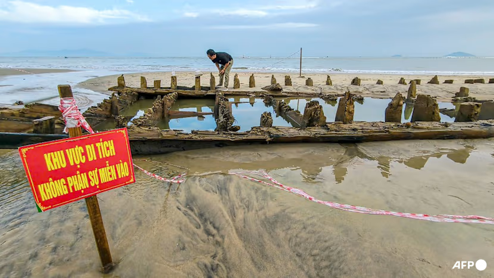 Truyền thông quốc tế nói gì về xác tàu cổ hàng thế kỷ nổi lên ở biển Hội An - 1