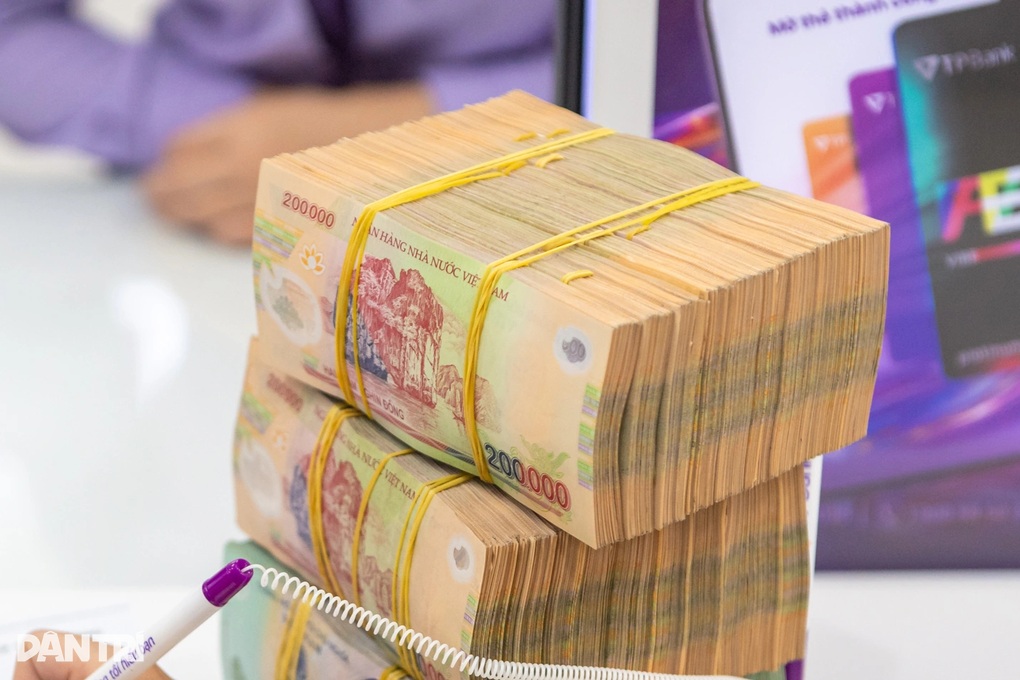 Từ hôm nay, chuyển tiền từ 500 triệu đồng trở lên sẽ phải báo cáo - 1