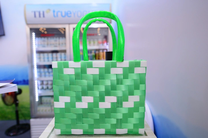 Từ vỏ hộp sữa bỏ đi đến những món đồ hữu dụng của Tập đoàn TH - Ảnh 4.