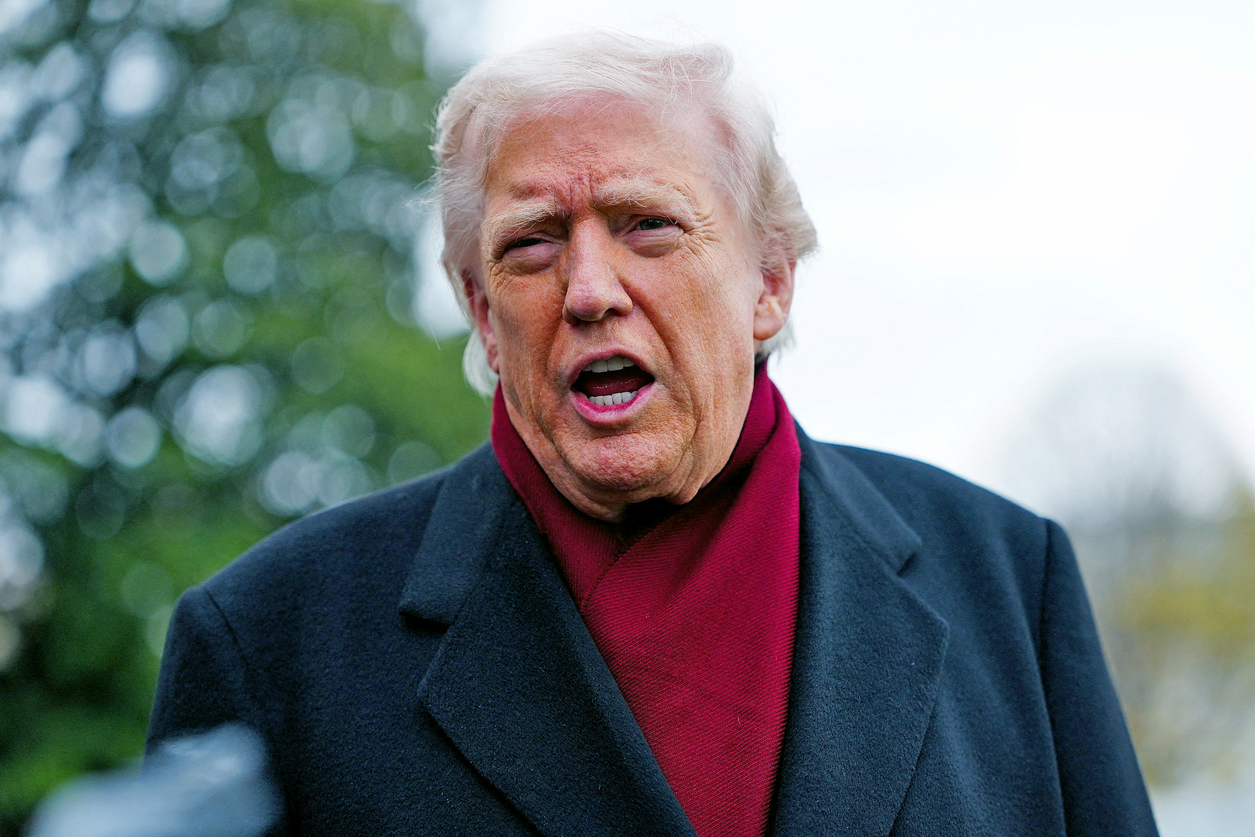 Từ vụ nghi phạm Afghanistan xả súng gần Nhà Trắng, Mỹ rà soát người giữ thẻ xanh từ 19 nước - Ảnh 1.