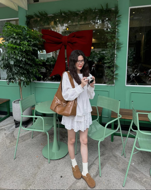 Túi hobo lên ngôi, biểu tượng mới của cô nàng tối giản - Ảnh 4.