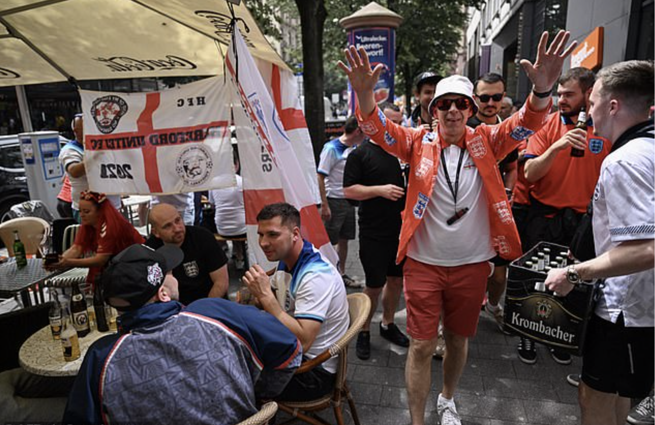 Euro 2024: Tuyển Anh rối ren, 40.000 cổ động viên đổ sang Dusseldorf trợ lực- Ảnh 2.