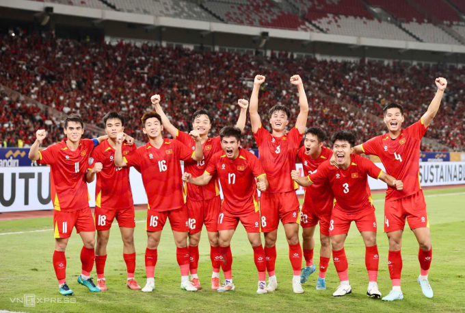 Các cầu thủ Việt Nam mừng chiến thắng 1-0 trước Indonesia ở chung kết U23 Đông Nam Á 2025, trên sân Gelora Bung Karno, Indonesia ngày 29/7/2025. Ảnh: Hai Tư