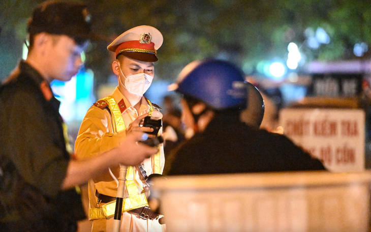 Uống bia rượu, chứ đừng để rượu bia 'uống' mình - Ảnh 3.