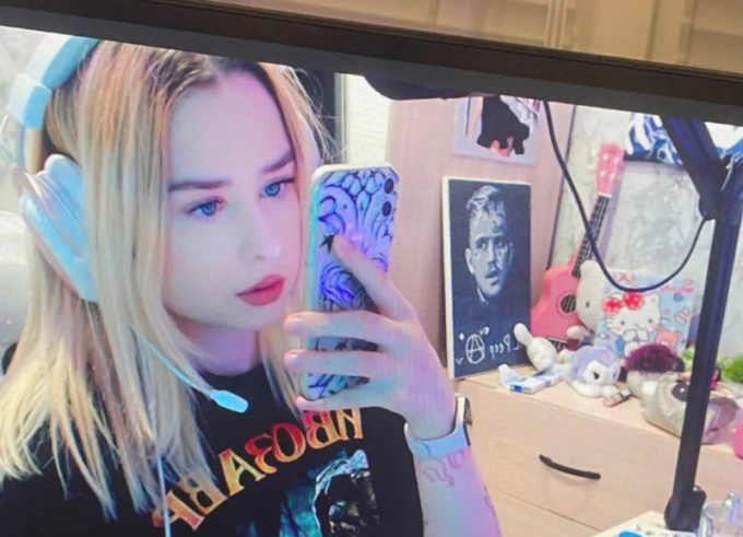 Trẻ em Nga nhập viện vì thuốc giảm cân chứa chất cấm/Cơn ác mộng thuốc giảm cân Molecule của giới trẻ Nga