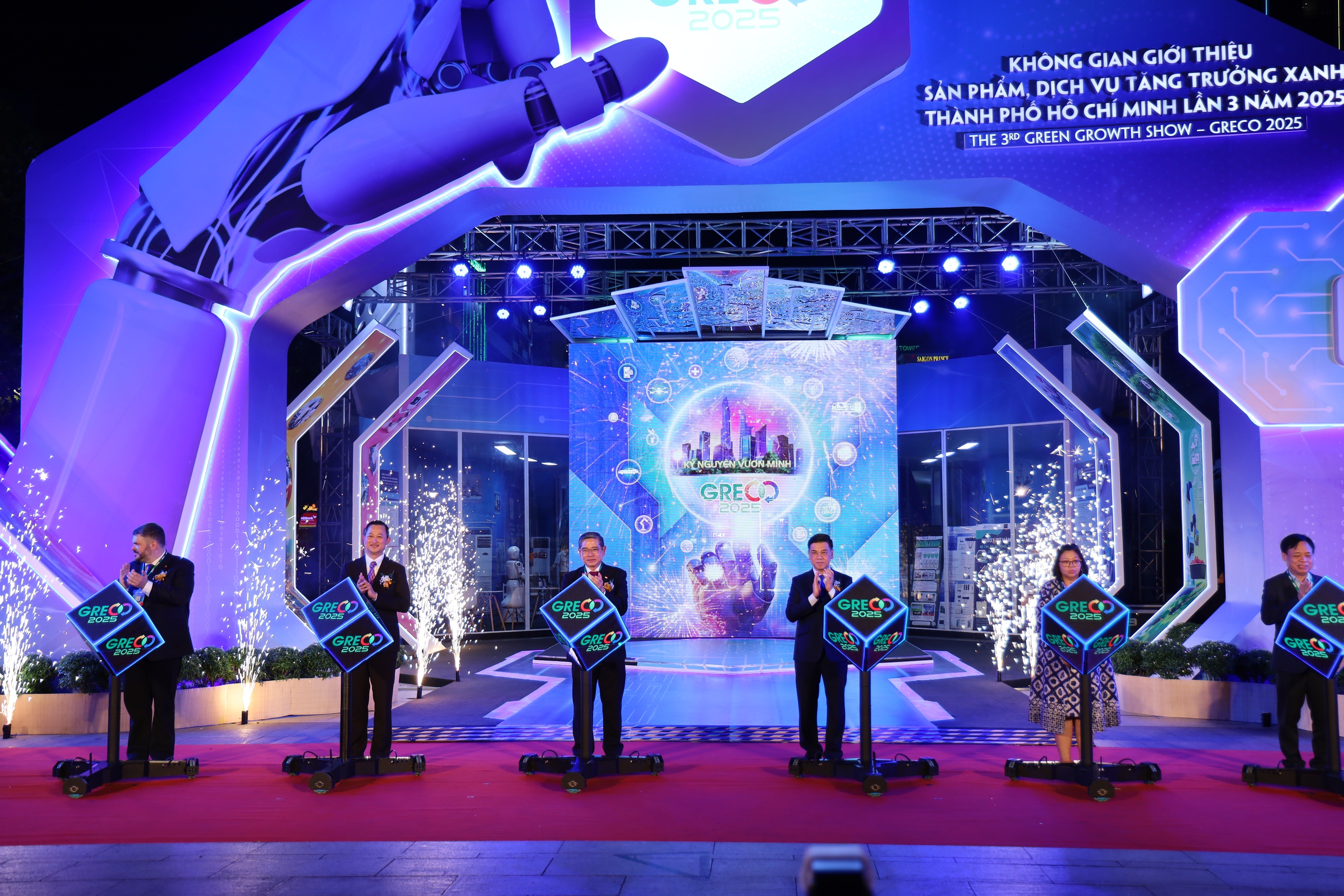 VWS triển lãm mô hình xử lý rác hiện đại, người dân TP.HCM hào hứng tham quan- Ảnh 1.