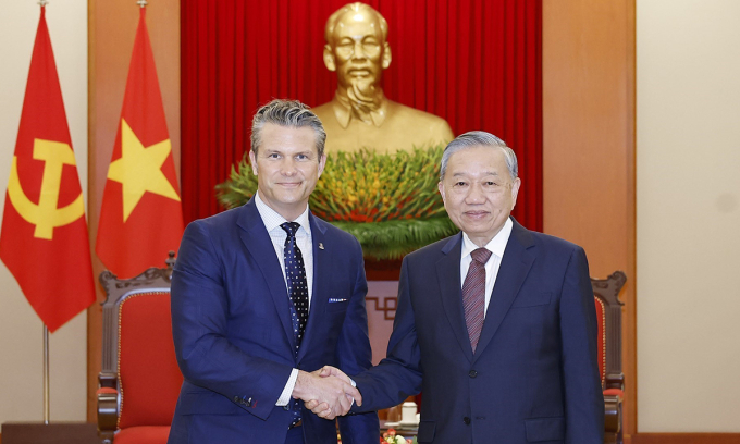Tổng Bí thư Tô Lâm và Bộ Chiến tranh Mỹ Pete Hegseth tại Trụ sở Trung ương Đảng ngày 2/11. Ảnh: TTXVN