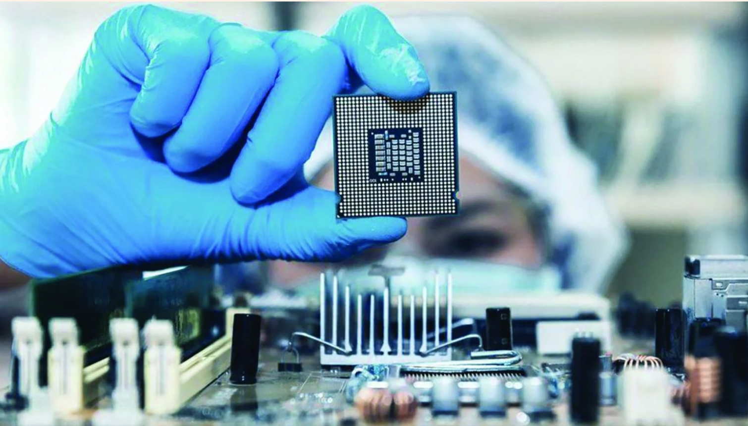 Việt Nam đối mặt thiếu 27.000 kỹ sư bán dẫn - Ảnh 1.