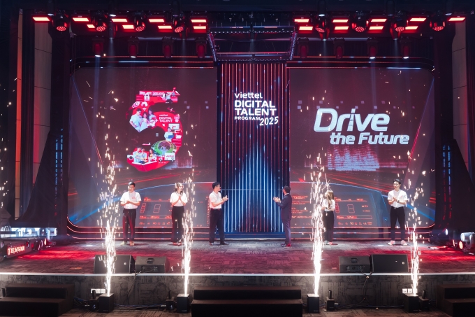 Lễ kỷ niệm 5 năm và bế giảng Viettel Digital Talent mùa 2025 tại trụ sở tập đoàn Viettel (Hà Nội). Ảnh: Viettel