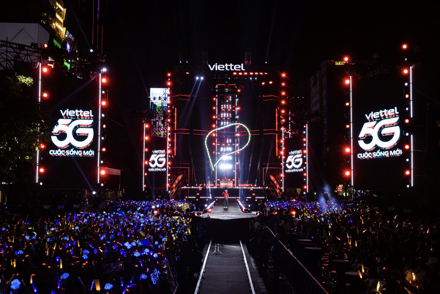 Viettel trình diễn kết nối cầu truyền hình 5G không độ trễ tại Y-Fest 2025 - Ảnh 1.