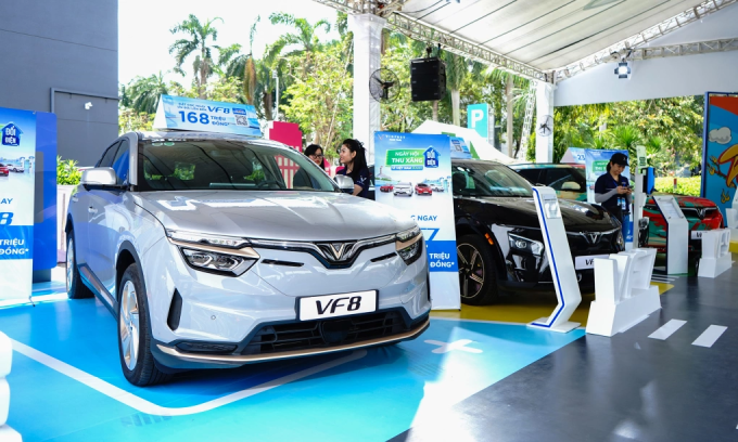 Ôtô VinFast trưng bày tại một sự kiện lái thử dành cho khách hàng ở TP HCM. Ảnh: Phạm Trung