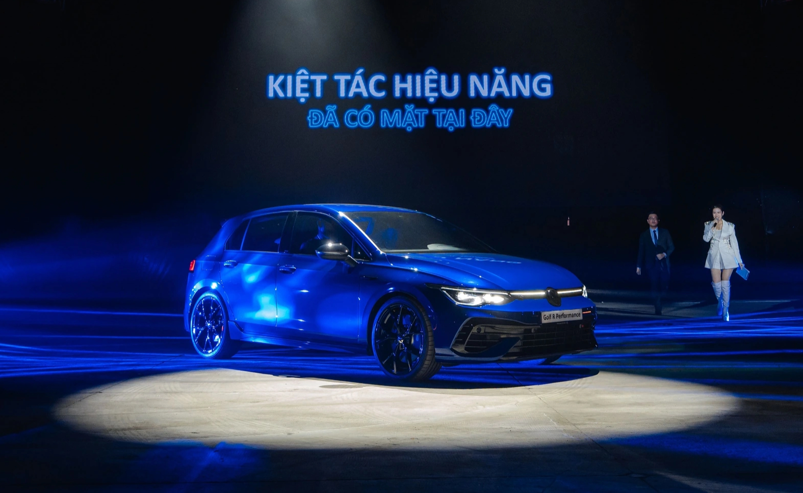 Volkswagen Golf R Performance phiên bản 'vạn người mê', giá gần 1,9 tỉ có gì khác biệt? - Ảnh 1.