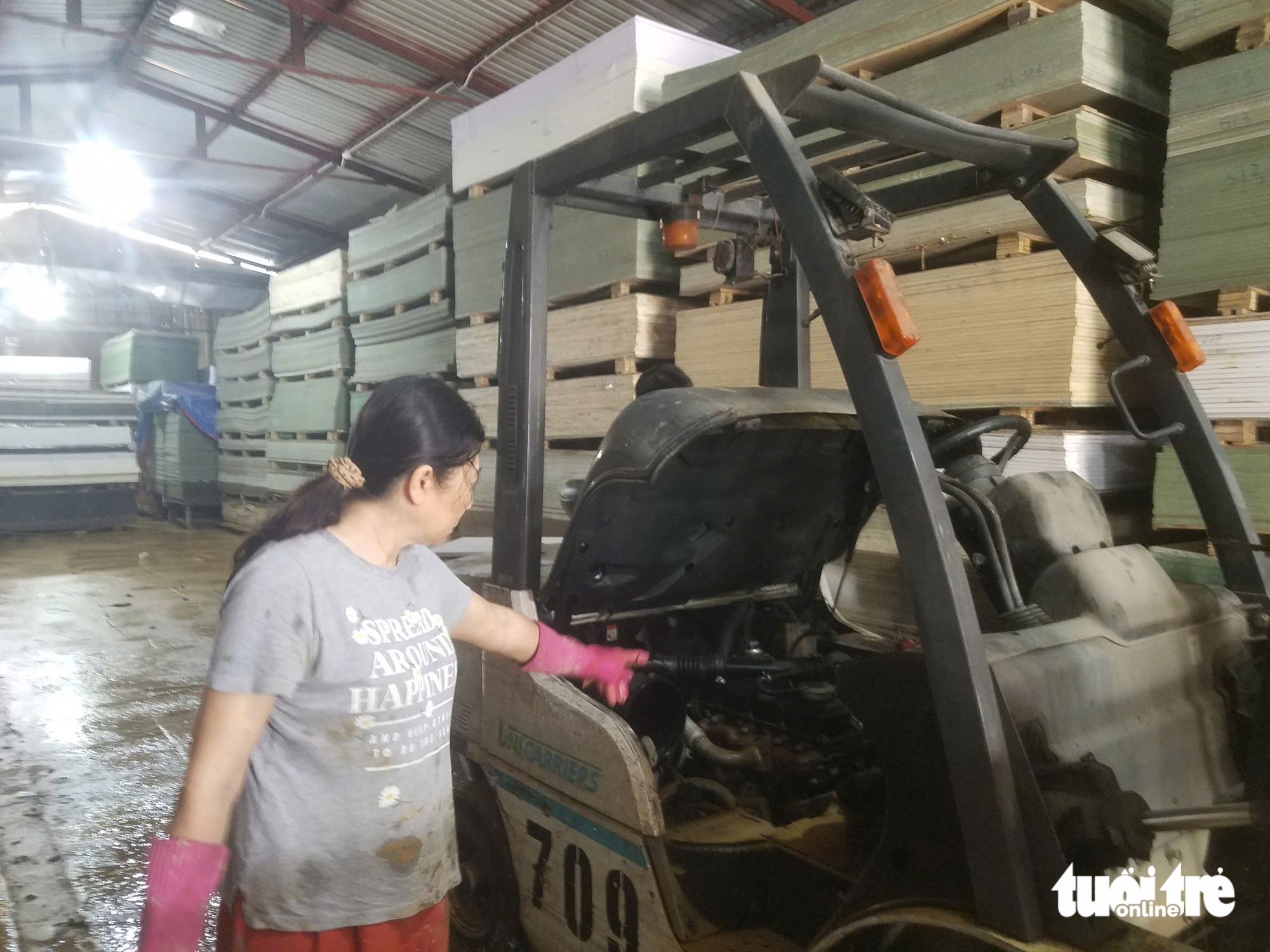 bùn đất - Ảnh 1.