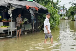 Quảng Ngãi: Kiệt sức vì mưa lũ thất thường, loay hoay 1 tuần 3 lần dọn lũ